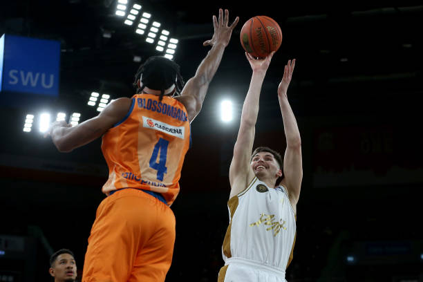 素来以防守 素来以防守